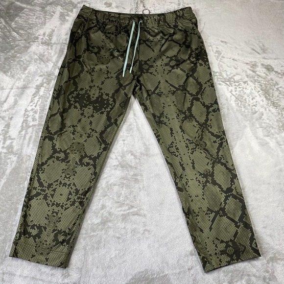 Lululemon Pant Women 12 Olive Green Yoga Pant High Rise Snakeskin Fatigue Gator - Picture 1 of 12